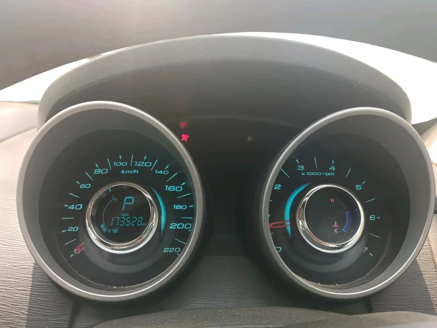 2016 Mahindra XUV500 W10 AT, Diesel, Automatic, 1,73,528 km, interior