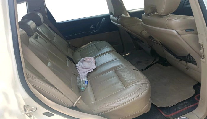 2016 Mahindra XUV500 W10 AT, Diesel, Automatic, 1,73,528 km, interior