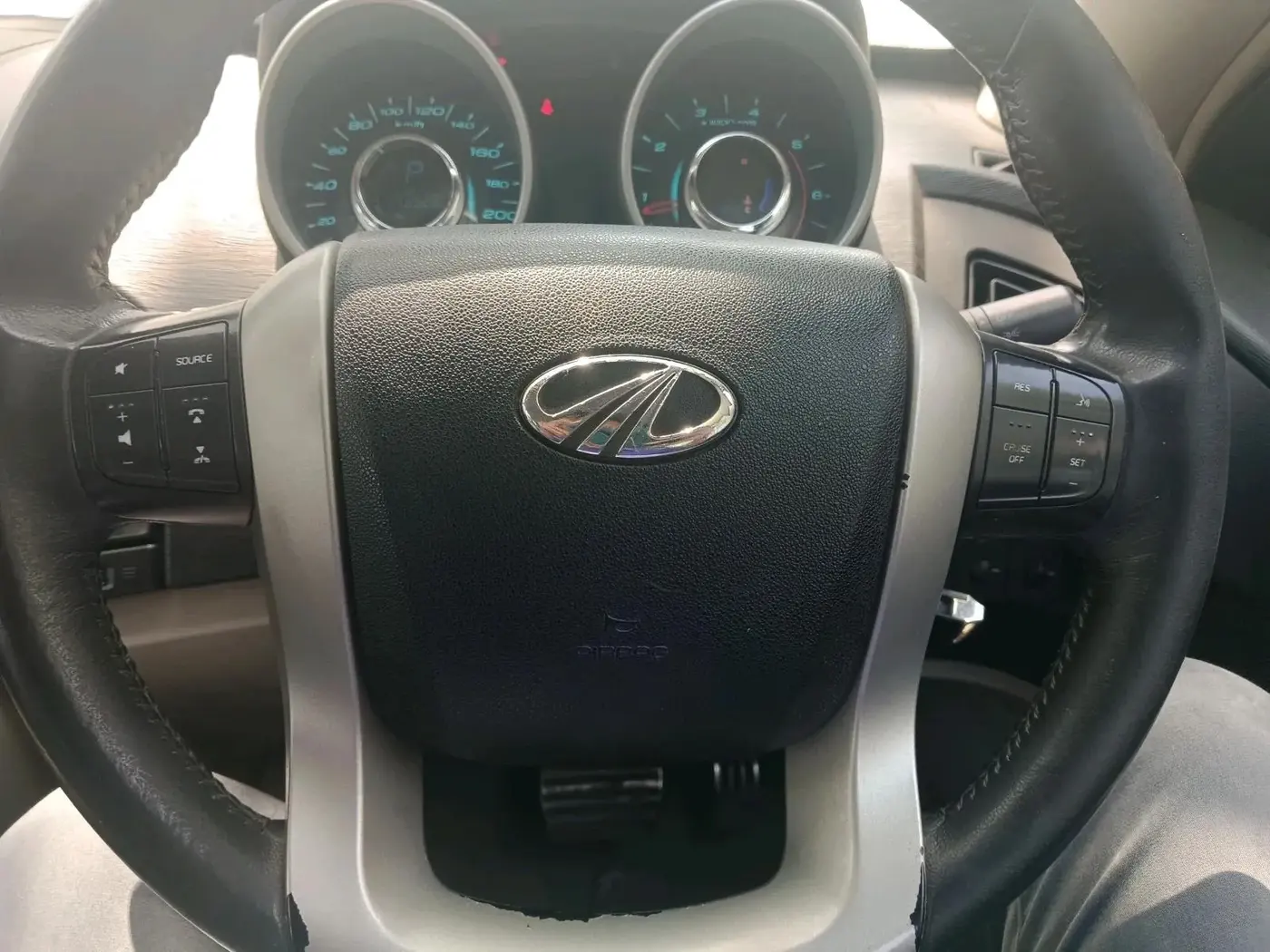 2016 Mahindra XUV500 W10 AT, Diesel, Automatic, 1,73,528 km, interior