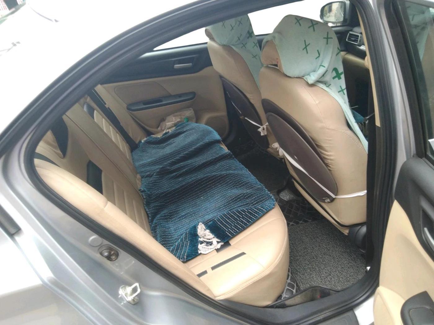 2019 Honda Amaze 1.2L I-VTEC S, CNG, Manual, 68,166 km, interior