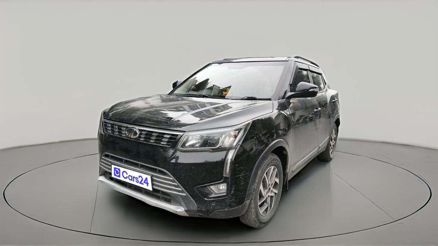 2022 Mahindra XUV300 W8 (O) 1.5 DIESEL, Diesel, Manual, 1,25,362 km, exterior