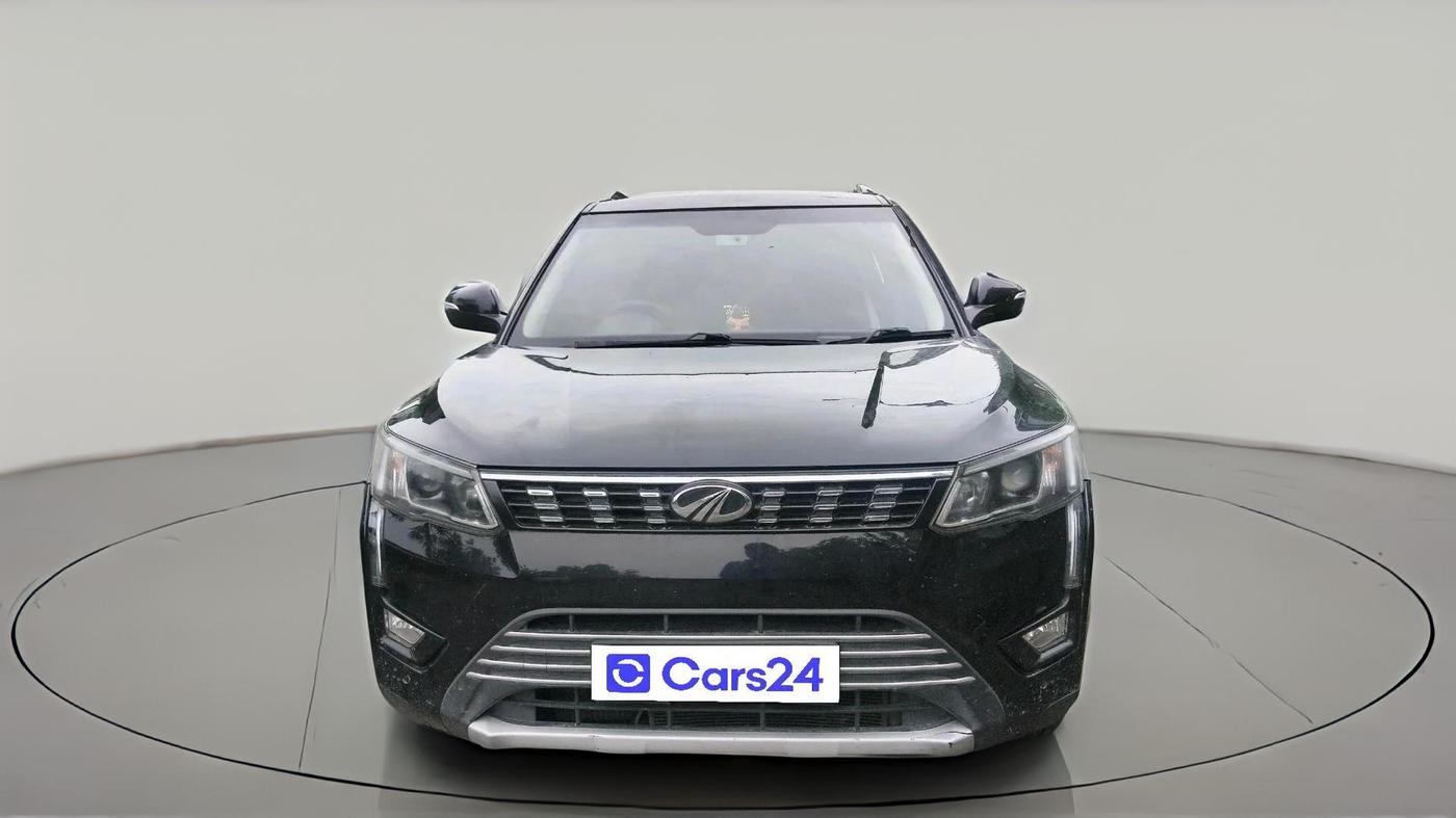 2022 Mahindra XUV300 W8 (O) 1.5 DIESEL, Diesel, Manual, 1,25,362 km, exterior