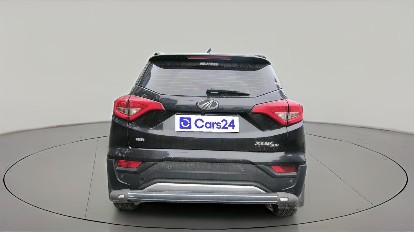 2022 Mahindra XUV300 W8 (O) 1.5 DIESEL, Diesel, Manual, 1,25,362 km, exterior