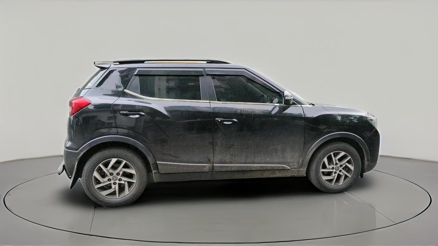 2022 Mahindra XUV300 W8 (O) 1.5 DIESEL, Diesel, Manual, 1,25,362 km, exterior