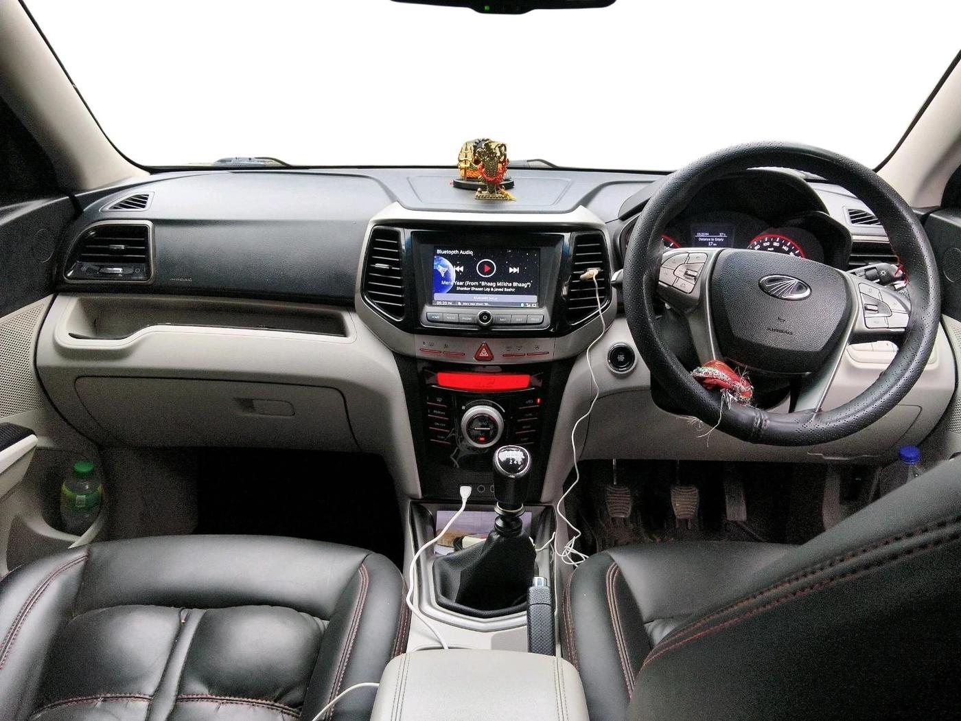 2022 Mahindra XUV300 W8 (O) 1.5 DIESEL, Diesel, Manual, 1,25,362 km, interior