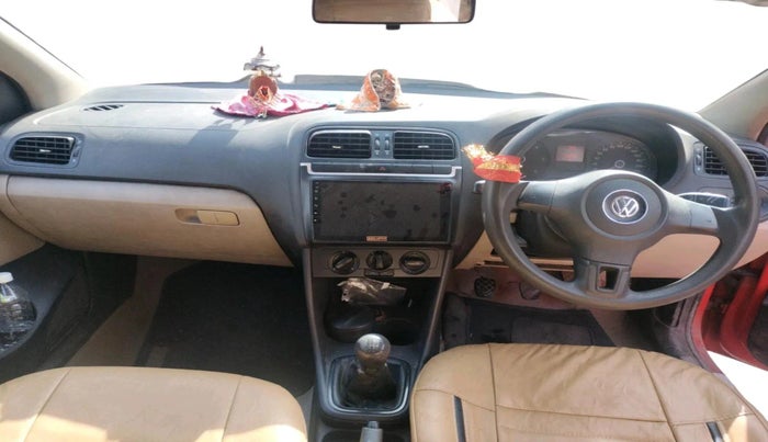 2013 Volkswagen Polo COMFORTLINE 1.2L, Diesel, Manual, 1,15,232 km, interior