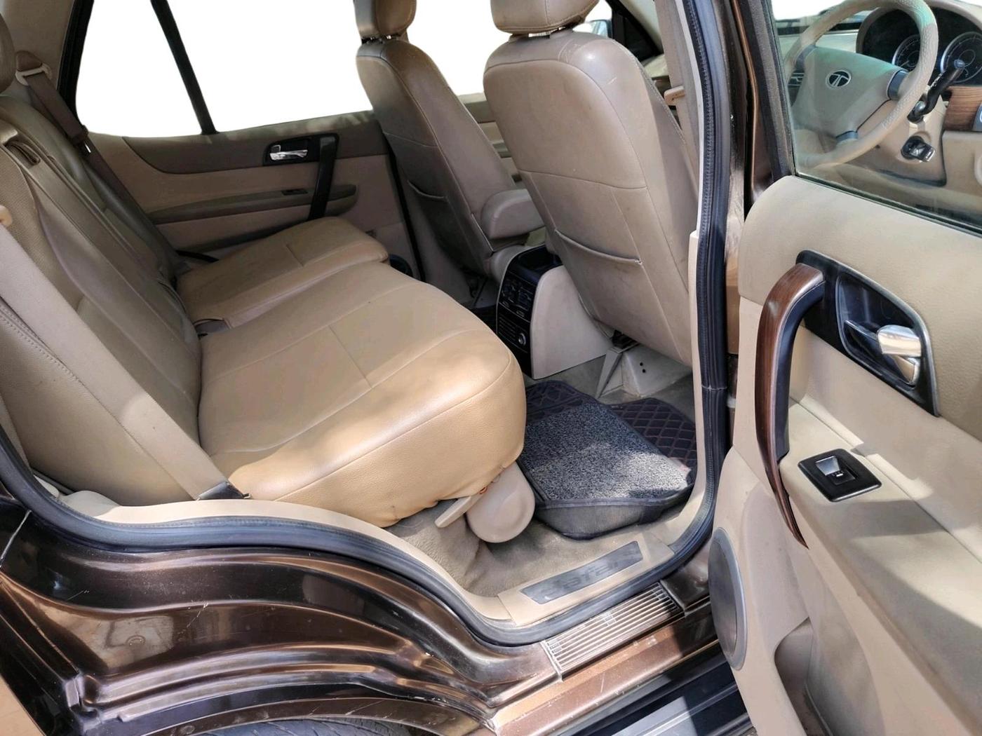 2012 Tata Safari Storme 2.2 VX 4X2, Diesel, Manual, 1,45,525 km, interior