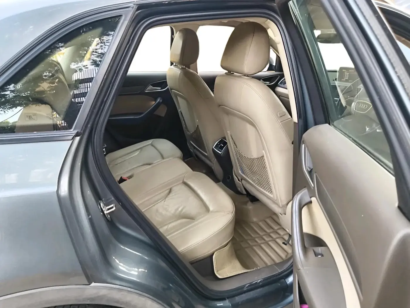 2014 Audi Q3 2.0 TDI, Diesel, Automatic, 1,75,489 km, interior