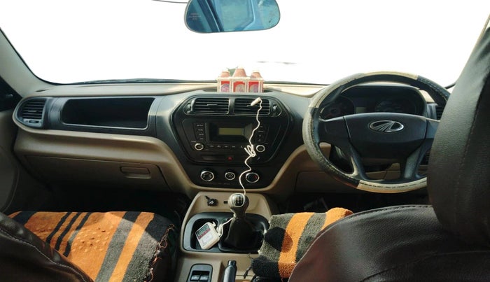 2017 Mahindra TUV300 T6, Diesel, Manual, 62,549 km, interior
