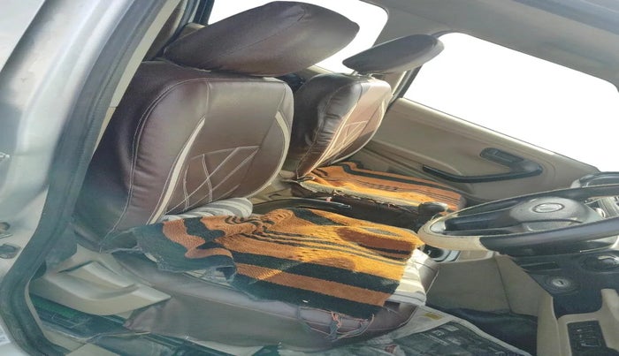 2017 Mahindra TUV300 T6, Diesel, Manual, 62,549 km, interior