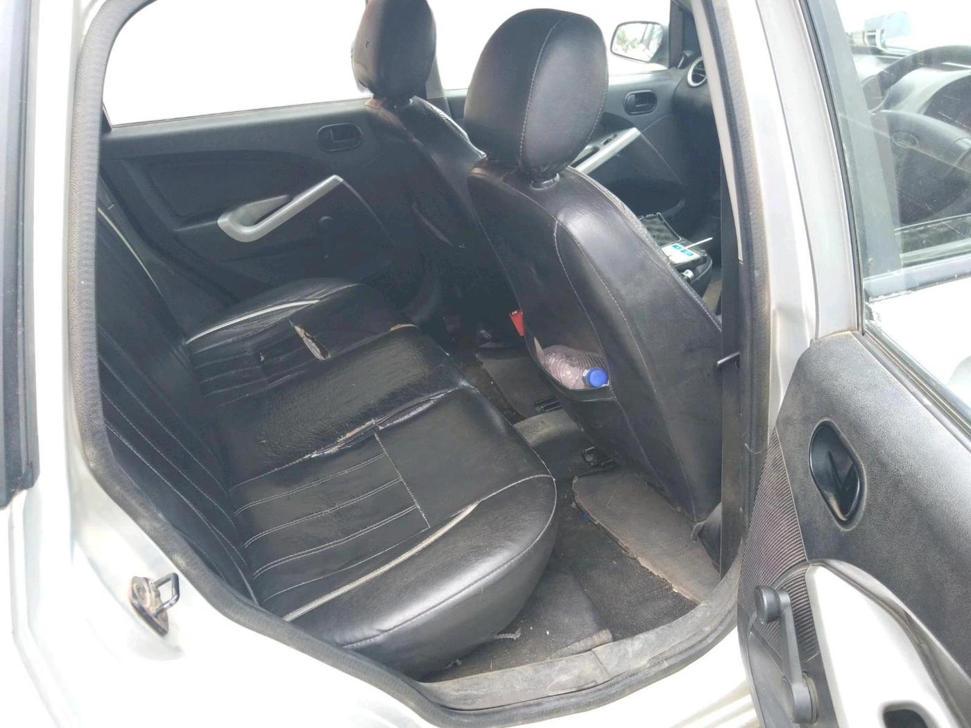 2011 Ford Figo ZXI 1.2 PETROL, CNG, Manual, 1,32,976 km, interior