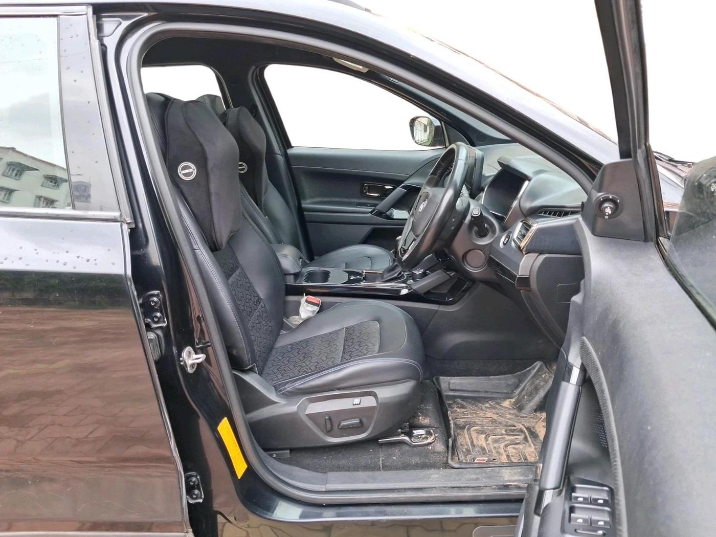 2022 Tata Safari XZA PLUS, Diesel, Automatic, 1,28,131 km, interior