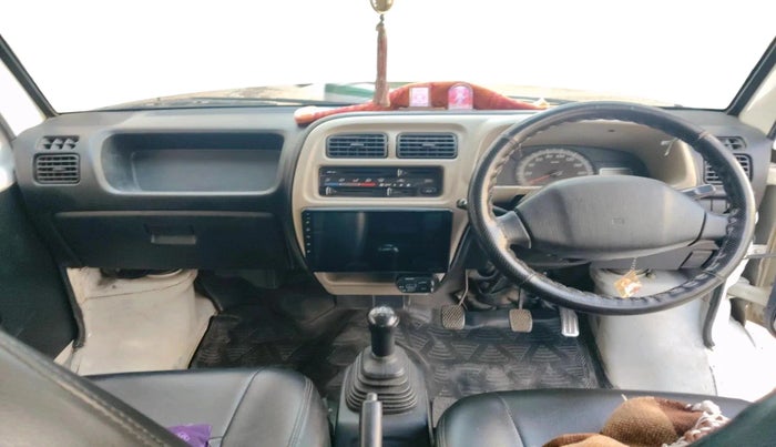 2017 Maruti Eeco 5 STR WITH A/C+HTR, CNG, Manual, 1,23,914 km, interior