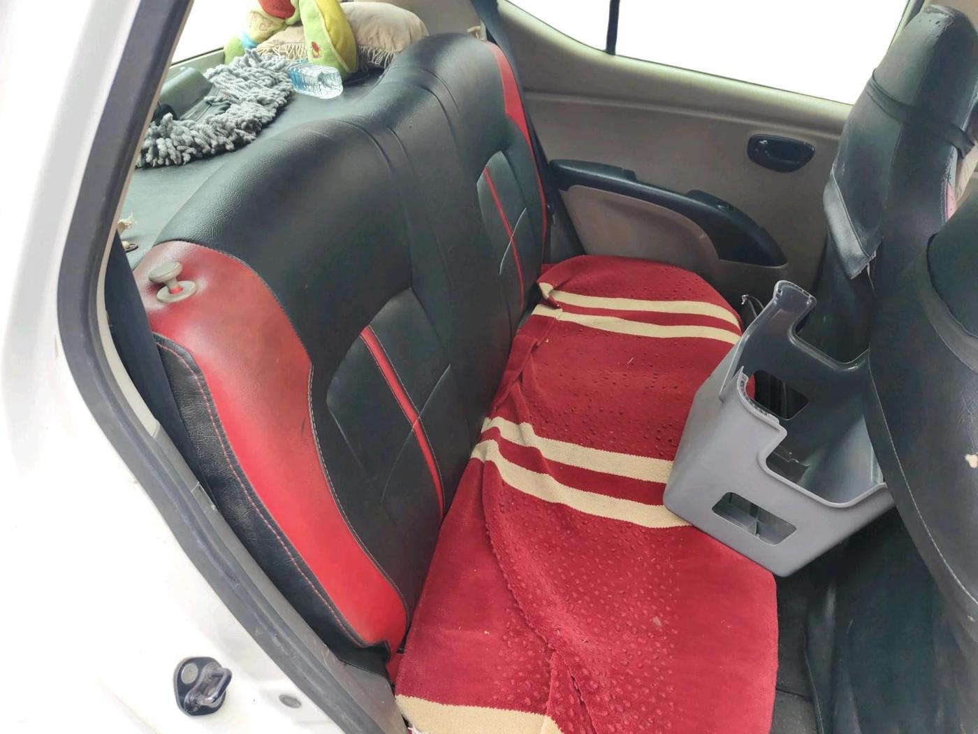 2013 Hyundai i10 MAGNA 1.1, CNG, Manual, 1,10,617 km, interior