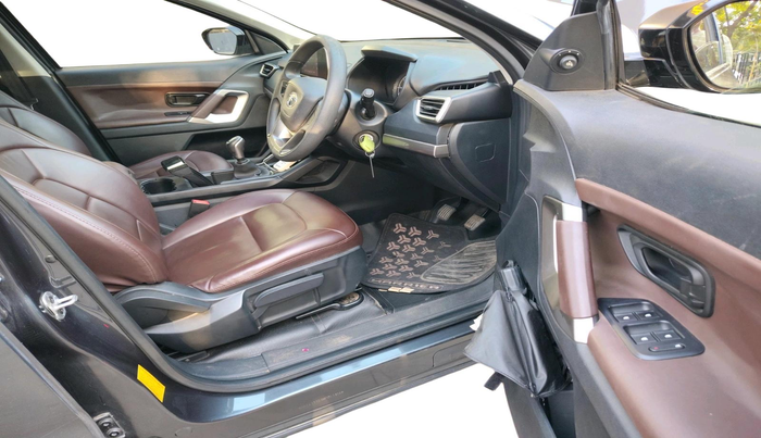 2021 Tata Harrier XM 2.0L KRYOTEC, Diesel, Manual, 41,289 km, interior