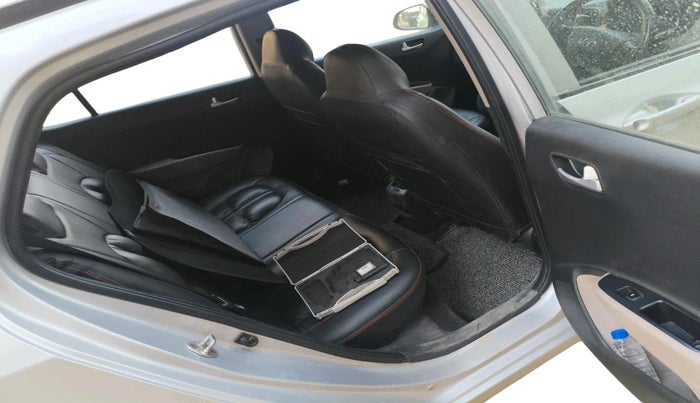 2017 Hyundai Grand i10 SPORTZ (O) AT 1.2 KAPPA VTVT, CNG, Automatic, 74,375 km, interior
