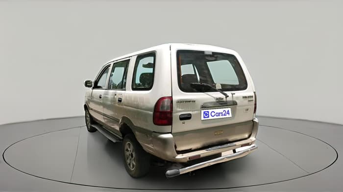 2014 Chevrolet Tavera NEO 3 LT R 9 STR BS III, Diesel, Manual, 4,81,726 km, exterior