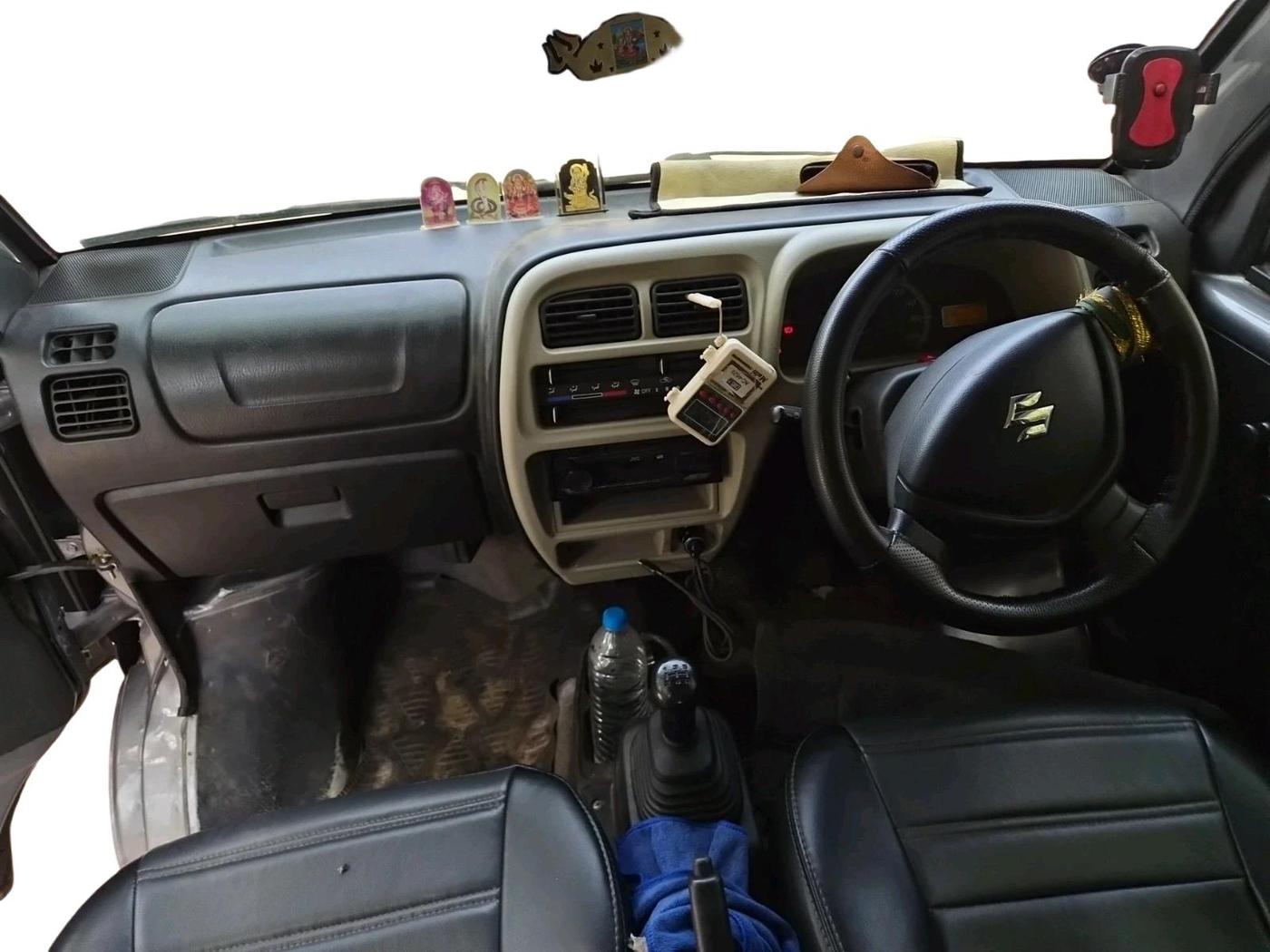 2022 Maruti Eeco 5 STR AC (O), Petrol, Manual, 41,351 km, interior