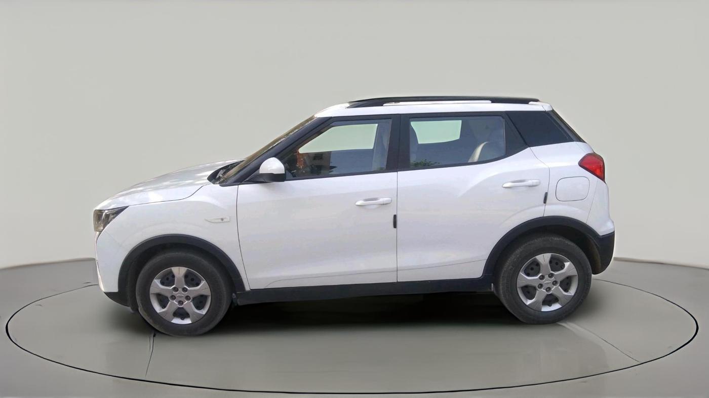 2023 Mahindra XUV300 W6 1.5 Diesel, Diesel, Manual, 49,986 km, exterior