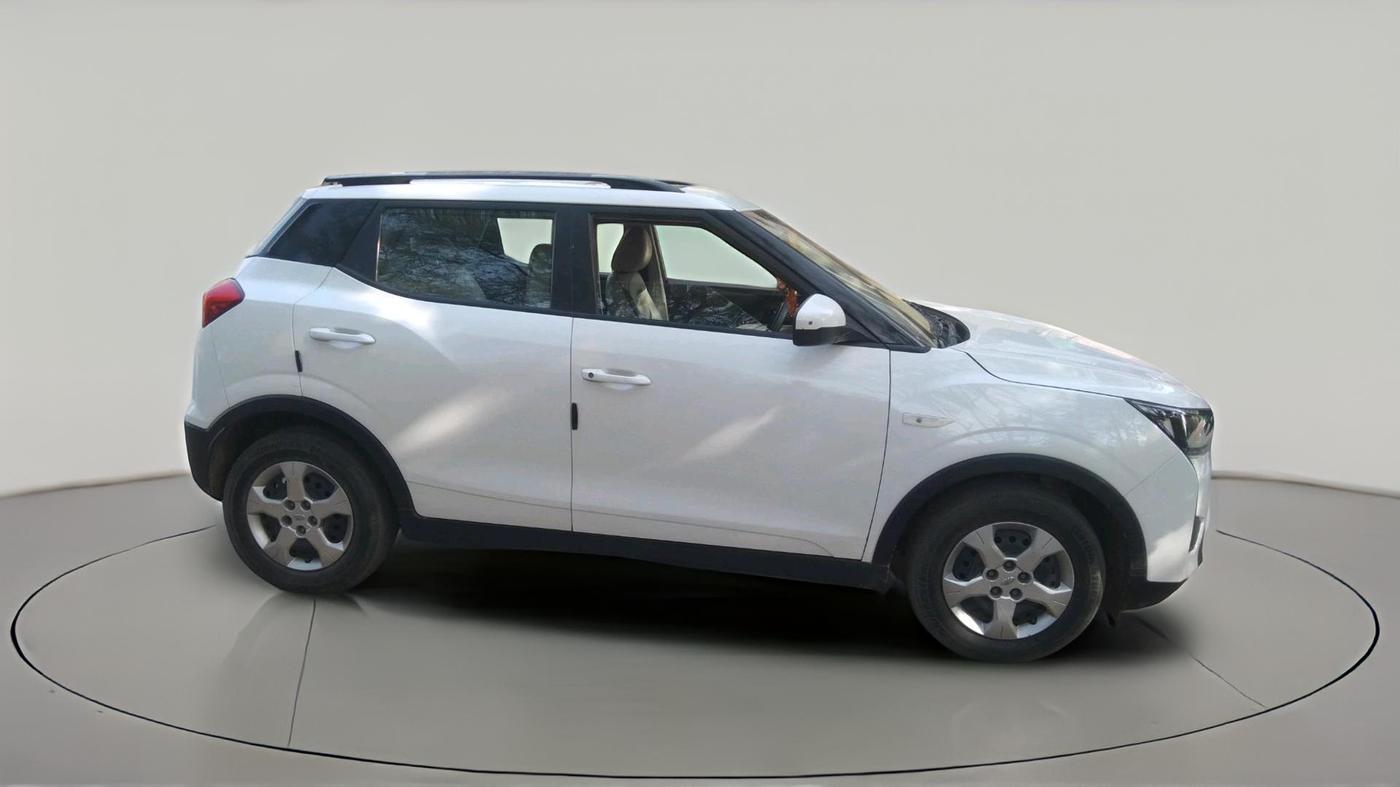 2023 Mahindra XUV300 W6 1.5 Diesel, Diesel, Manual, 49,986 km, exterior