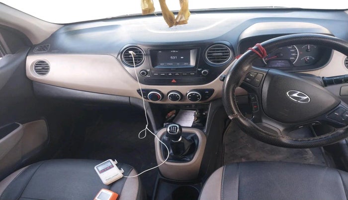 2017 Hyundai Grand i10 SPORTZ 1.2 KAPPA VTVT, CNG, Manual, 1,00,849 km, interior