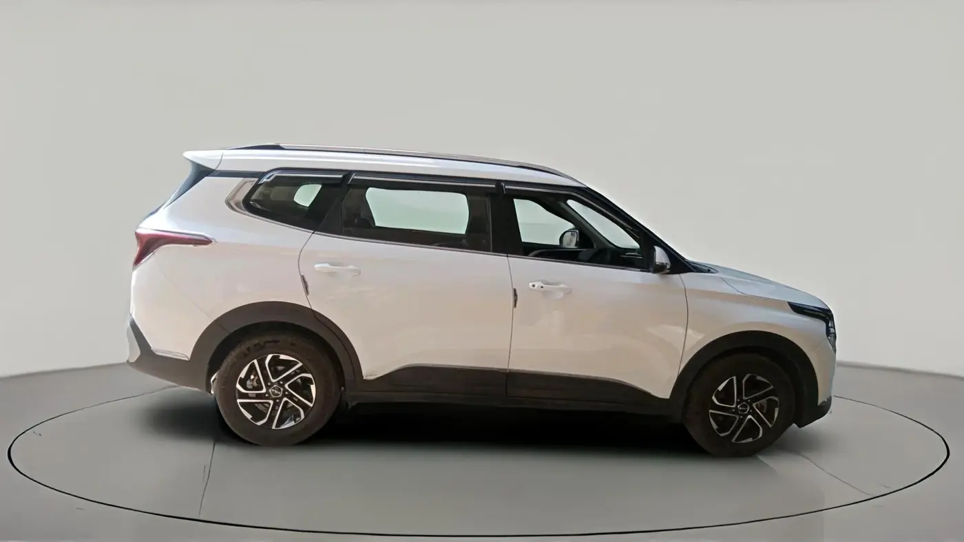 2023 KIA CARENS PRESTIGE PLUS 1.5 PETROL IMT 7 STR, Petrol, Manual, 12,116 km, exterior