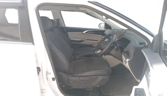 2023 KIA CARENS PRESTIGE PLUS 1.5 PETROL IMT 7 STR, Petrol, Manual, 12,116 km, interior