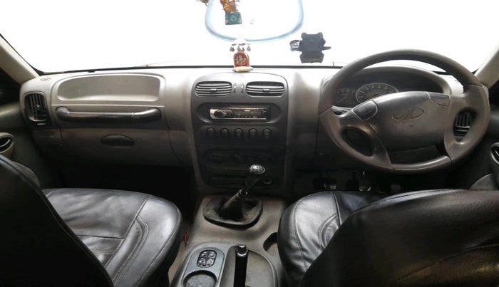 2005 Mahindra Scorpio 2.6 DX CRDE, Diesel, Manual, 3,71,525 km, interior