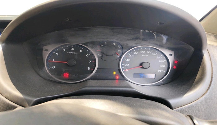 2013 Hyundai i20 SPORTZ 1.2, CNG, Manual, 1,07,710 km, interior