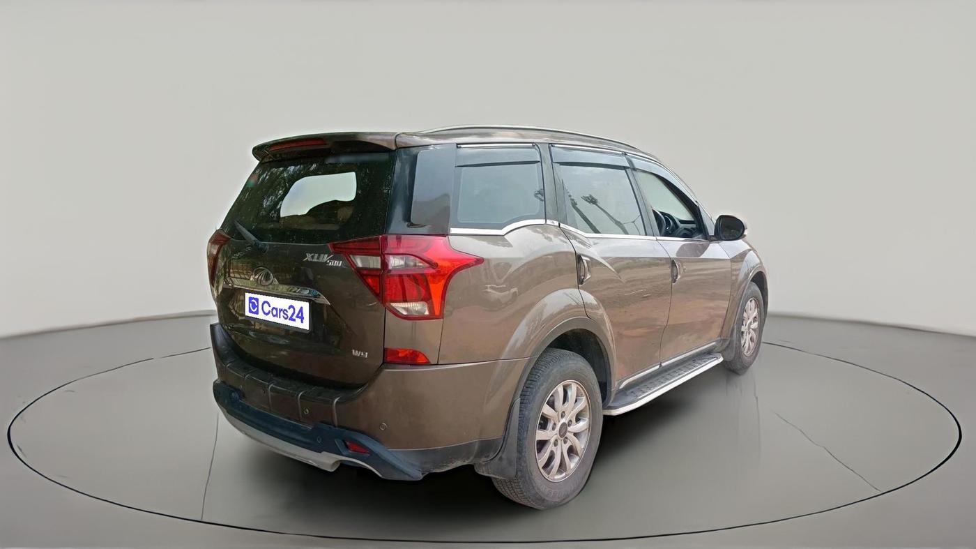 2018 Mahindra XUV500 W9, Diesel, Manual, 58,225 km, exterior
