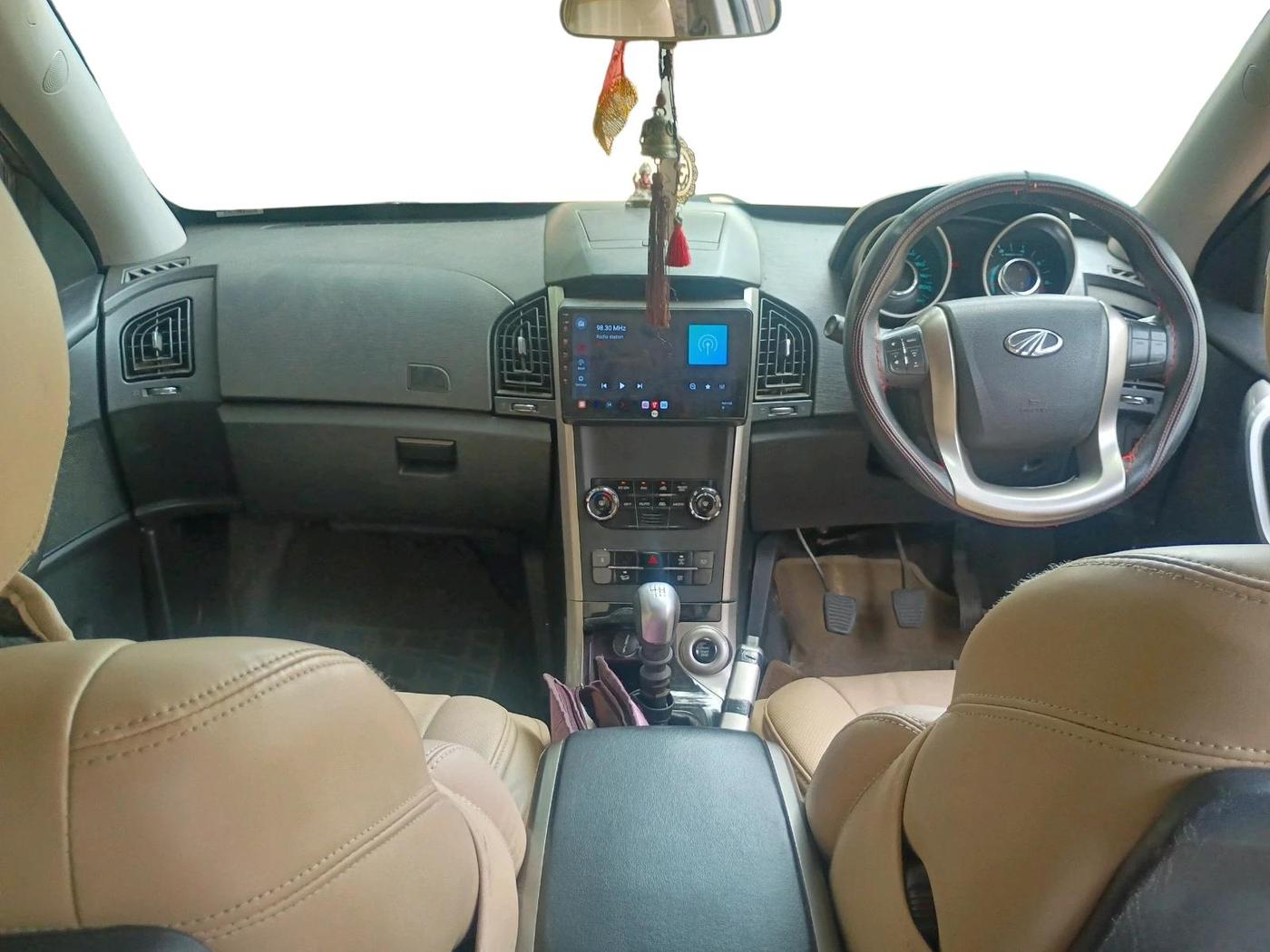 2018 Mahindra XUV500 W9, Diesel, Manual, 58,225 km, interior