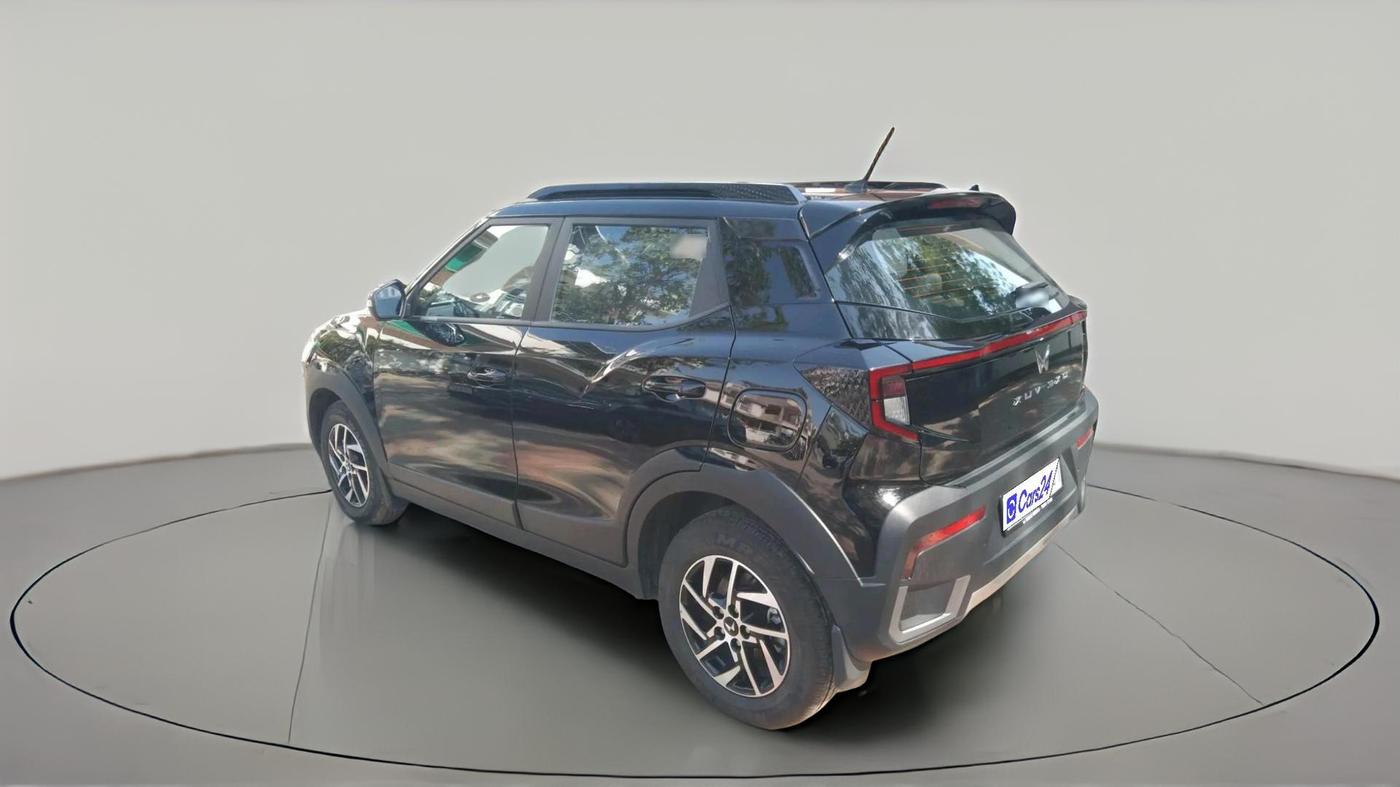 2025 Mahindra XUV 3XO AX5 1.5 Turbo Diesel Autoshift Plus, Diesel, Automatic, 15,386 km, exterior
