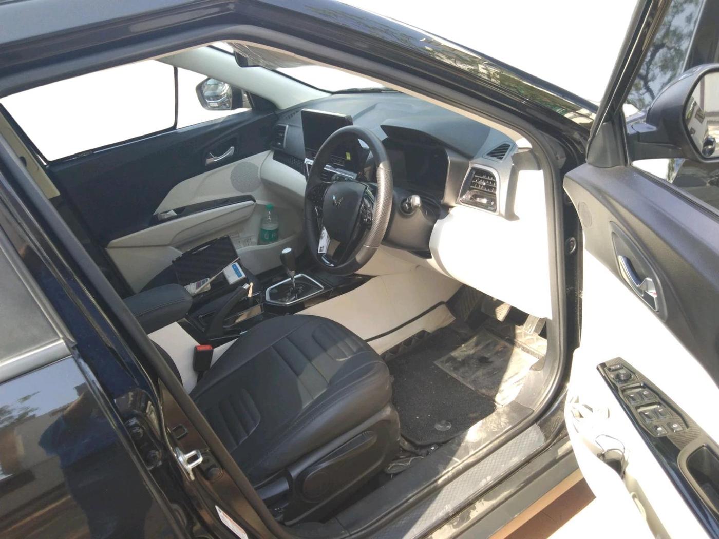2025 Mahindra XUV 3XO AX5 1.5 Turbo Diesel Autoshift Plus, Diesel, Automatic, 15,386 km, interior