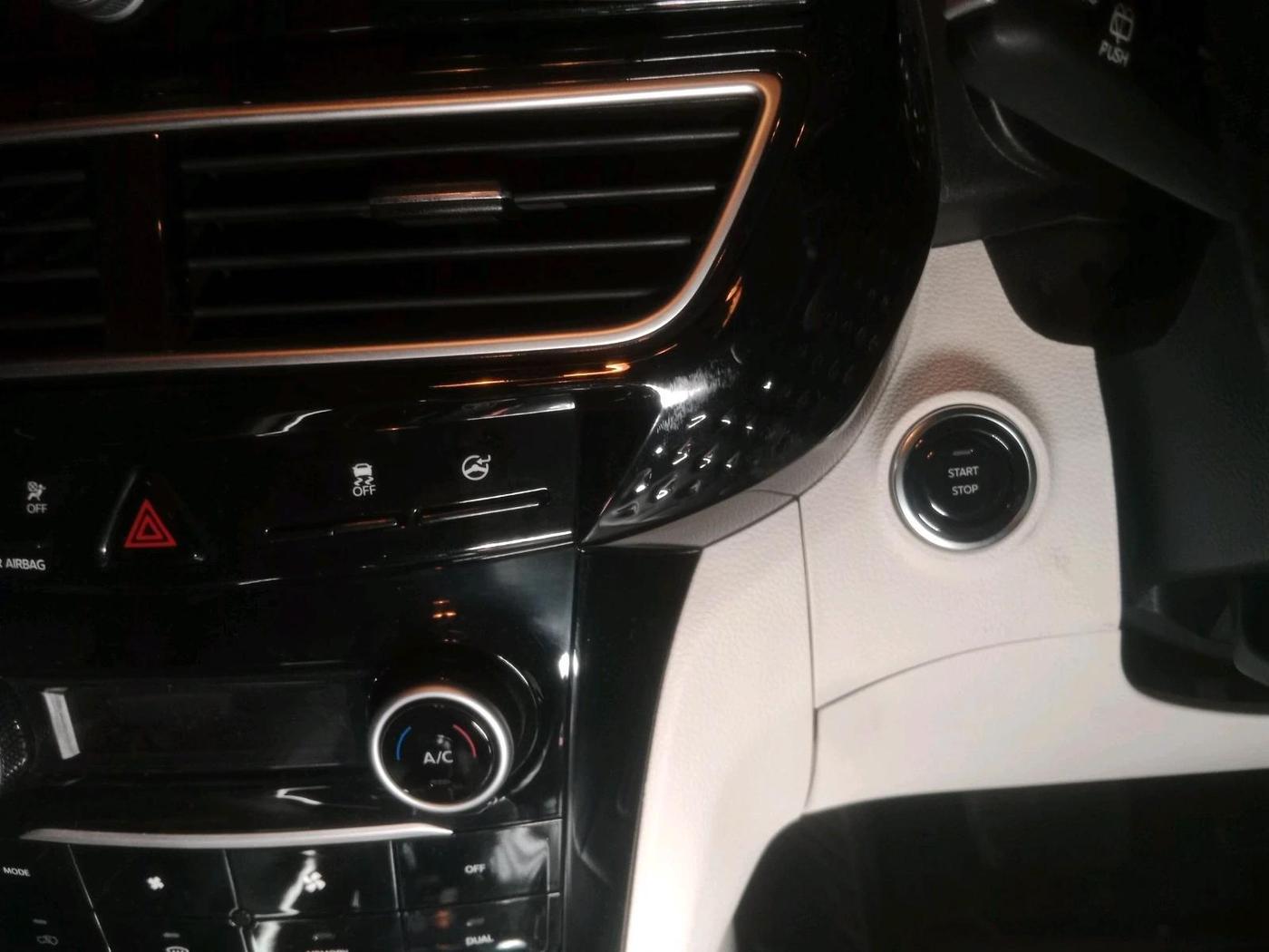 2025 Mahindra XUV 3XO AX5 1.5 Turbo Diesel Autoshift Plus, Diesel, Automatic, 15,386 km, interior