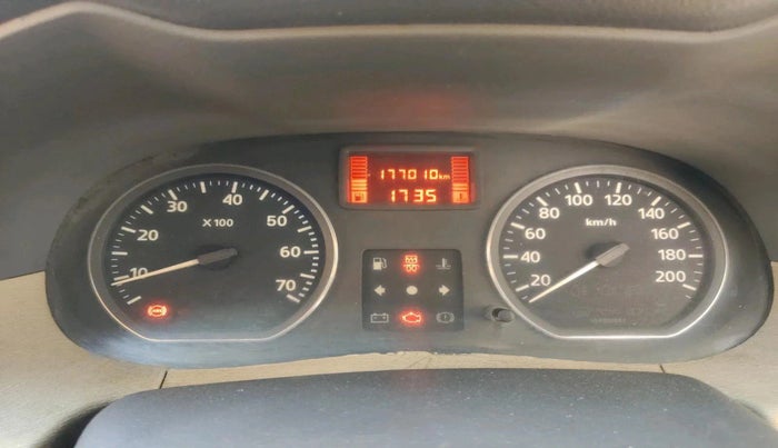 2014 Nissan Terrano XV D THP 110 PS, Diesel, Manual, 1,77,010 km, interior