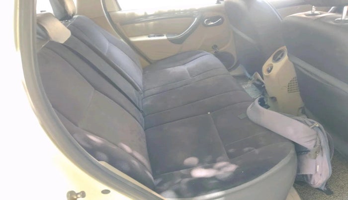 2014 Nissan Terrano XV D THP 110 PS, Diesel, Manual, 1,77,010 km, interior