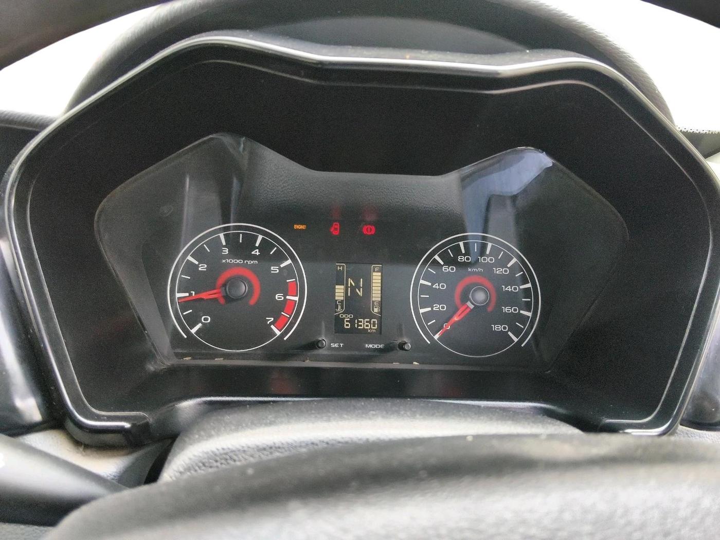 2018 Mahindra KUV 100 NXT K2 P 6 STR, CNG, Manual, 61,360 km, interior