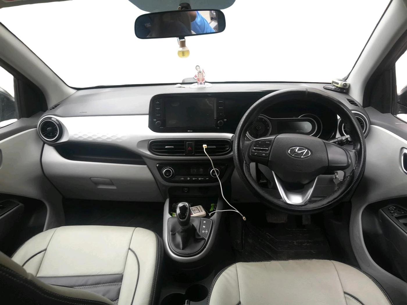 2022 Hyundai GRAND I10 NIOS SPORTZ AMT 1.2 KAPPA VTVT, Petrol, Automatic, 28,139 km, interior