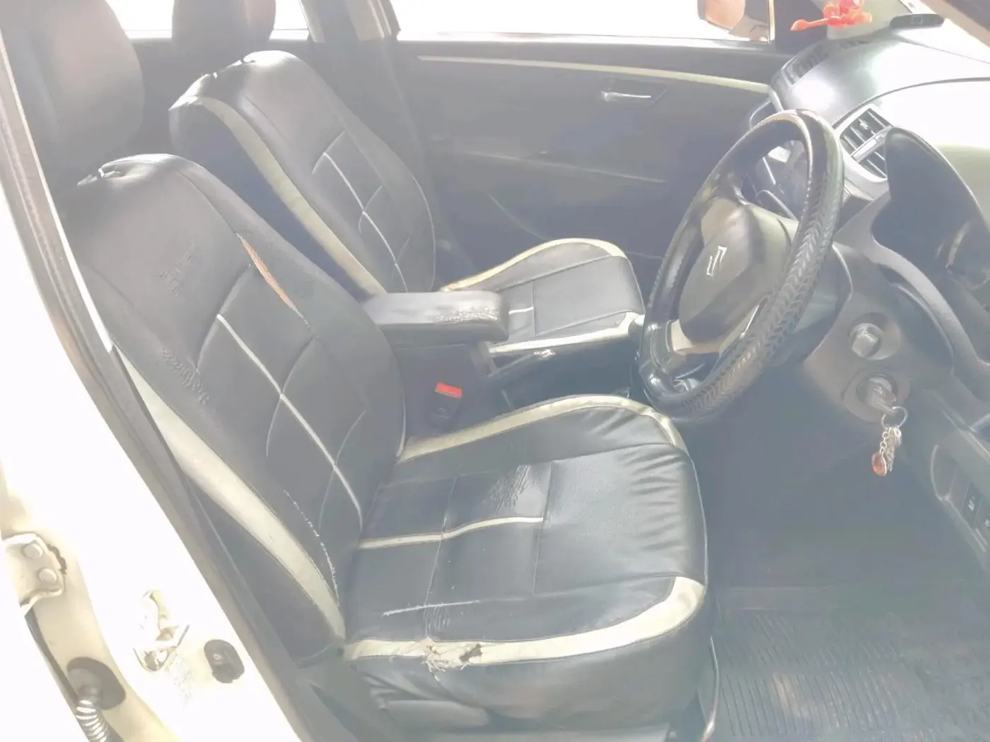 2014 Maruti Swift VXI, Petrol, Manual, 1,30,931 km, interior