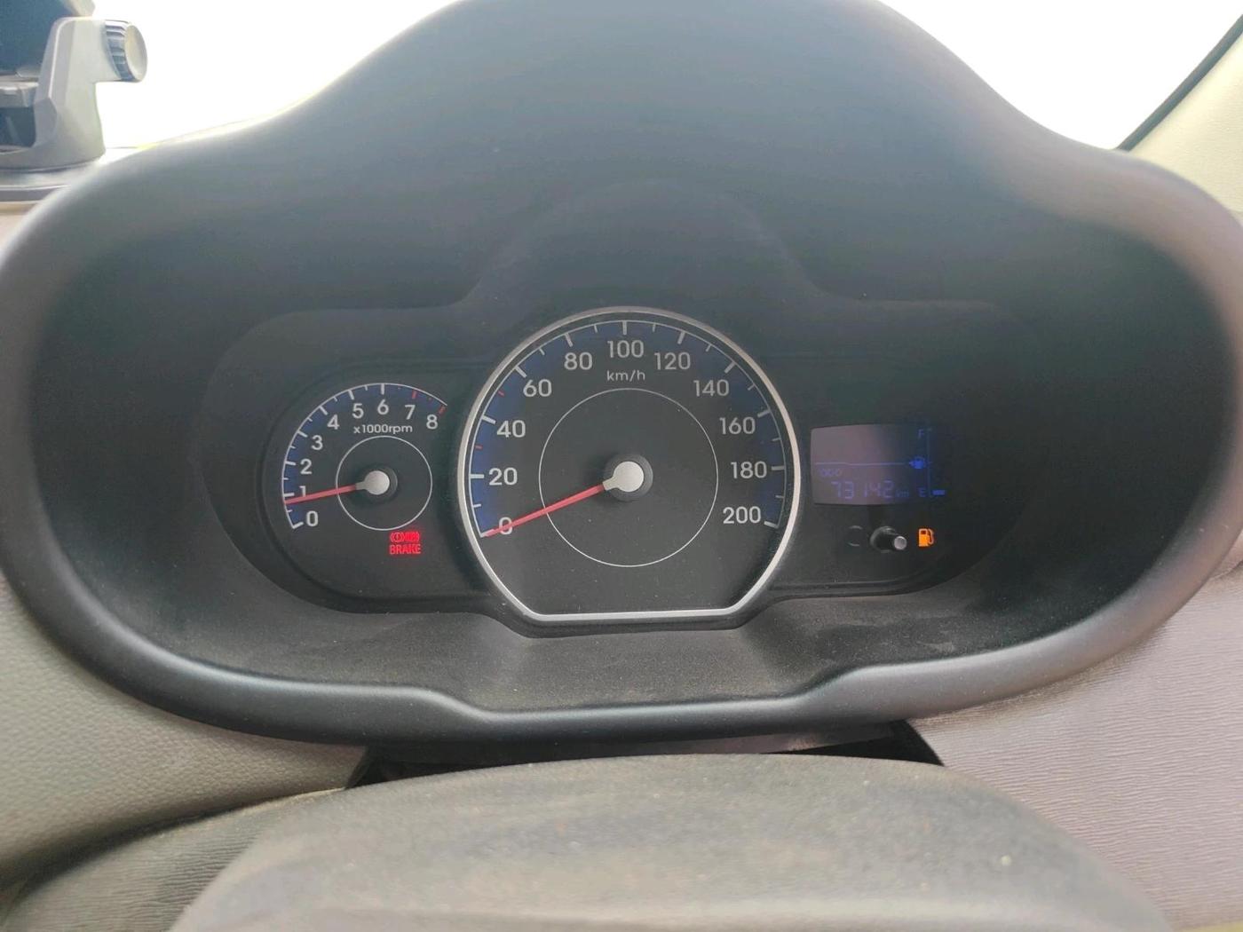 2011 Hyundai i10 MAGNA 1.1, Petrol, Manual, 73,142 km, interior