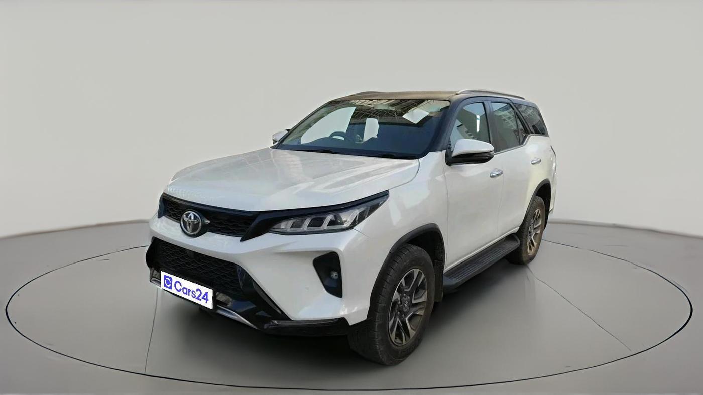 2022 Toyota Fortuner 4X2 AT 2.8 LEGENDER, Diesel, Automatic, 1,32,162 km, exterior