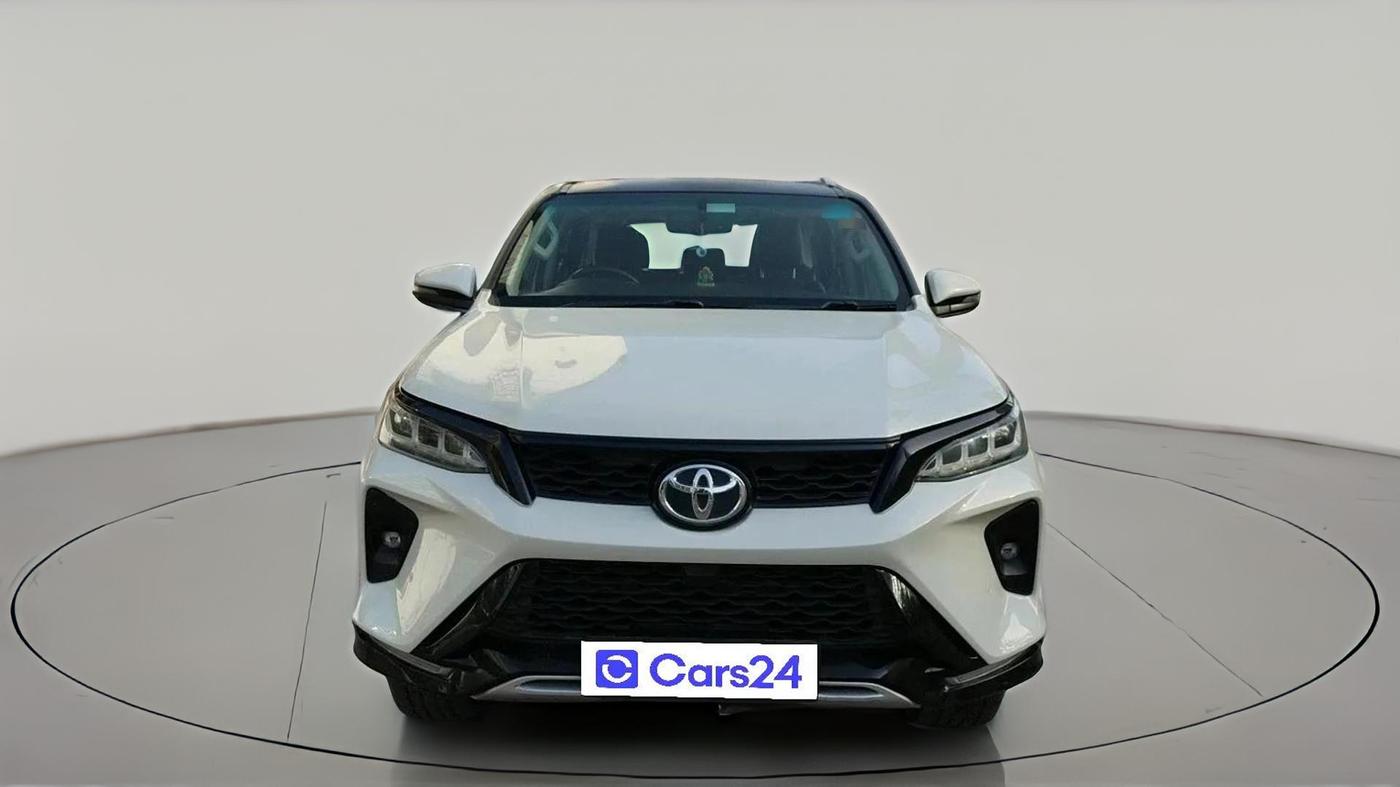 2022 Toyota Fortuner 4X2 AT 2.8 LEGENDER, Diesel, Automatic, 1,32,162 km, exterior