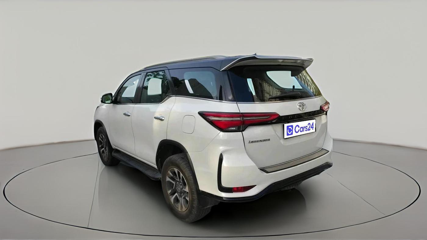 2022 Toyota Fortuner 4X2 AT 2.8 LEGENDER, Diesel, Automatic, 1,32,162 km, exterior