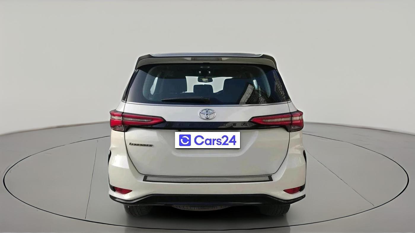 2022 Toyota Fortuner 4X2 AT 2.8 LEGENDER, Diesel, Automatic, 1,32,162 km, exterior