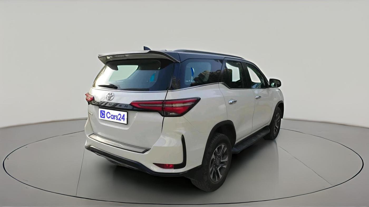 2022 Toyota Fortuner 4X2 AT 2.8 LEGENDER, Diesel, Automatic, 1,32,162 km, exterior