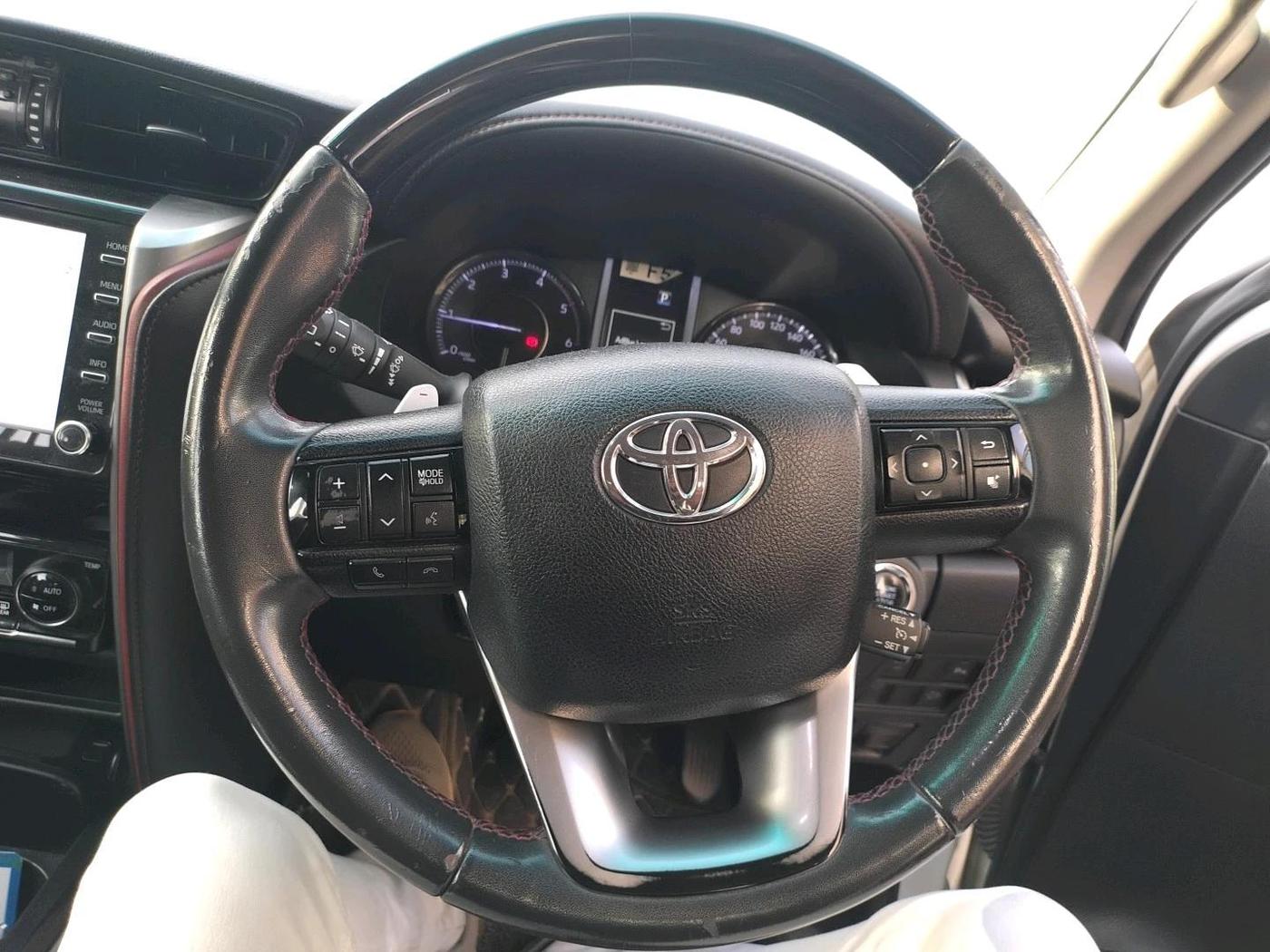 2022 Toyota Fortuner 4X2 AT 2.8 LEGENDER, Diesel, Automatic, 1,32,162 km, interior