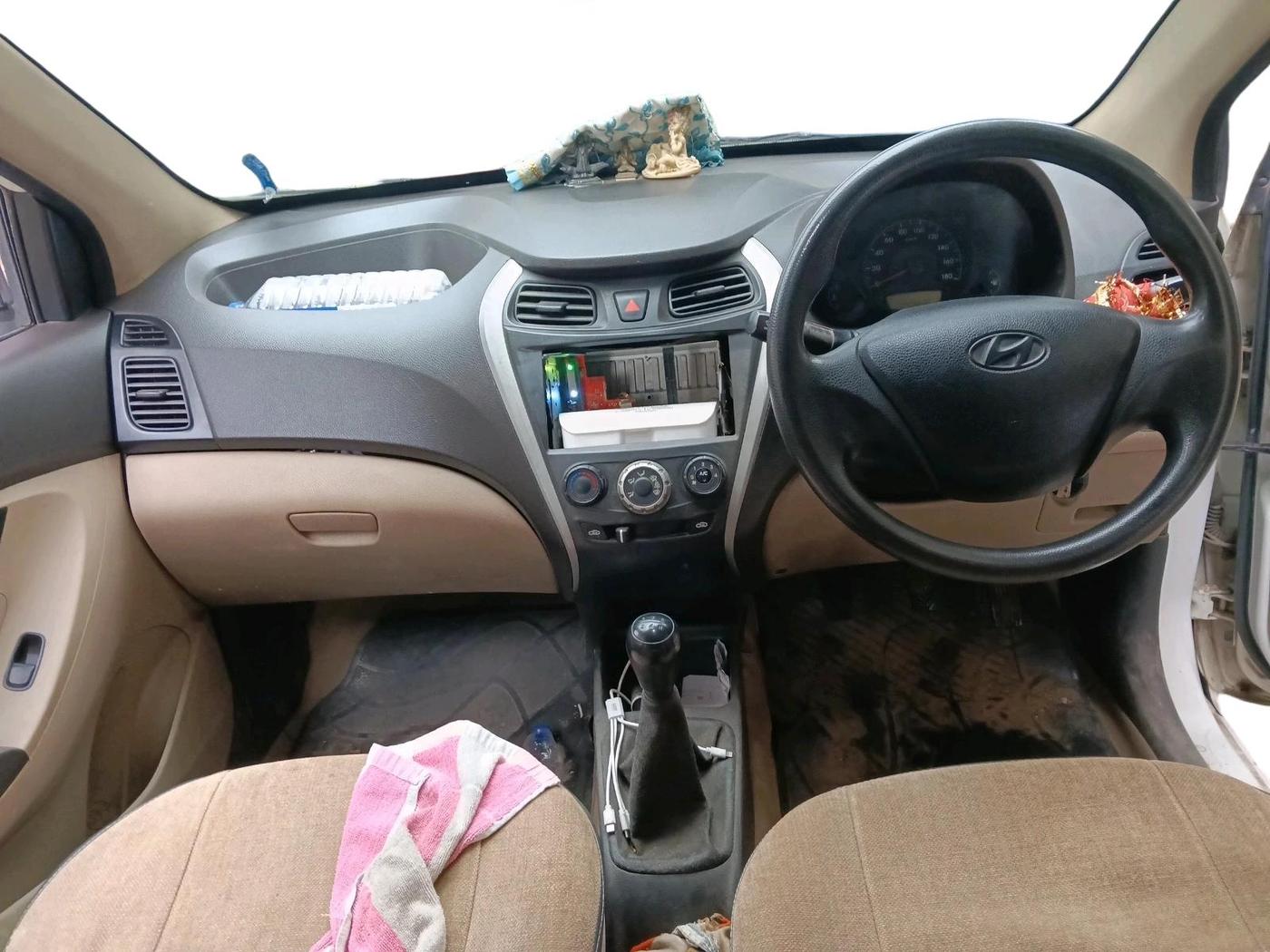 2015 Hyundai Eon ERA +, Petrol, Manual, 1,31,060 km, interior