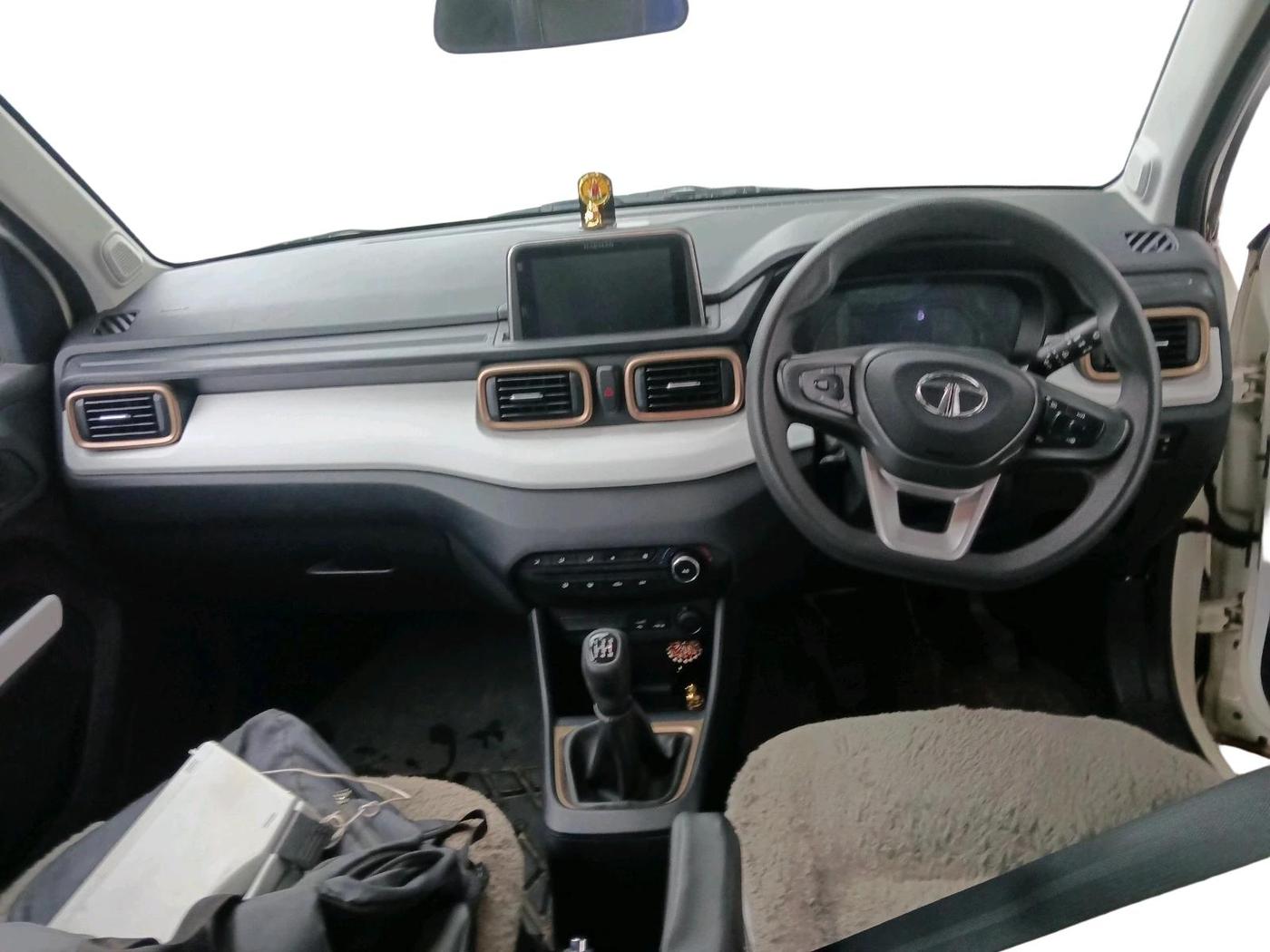 2023 Tata PUNCH ACCOMPLISHED DAZZLE PACK MT, Petrol, Manual, 7,405 km, interior