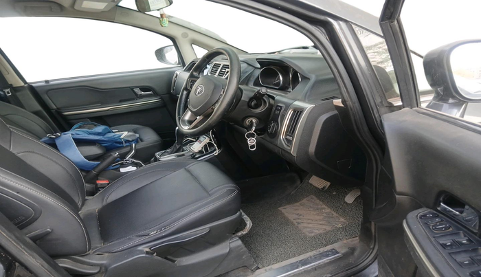 2017 Tata Hexa XTA 4X2 7 STR, Diesel, Automatic, 1,13,193 km, interior