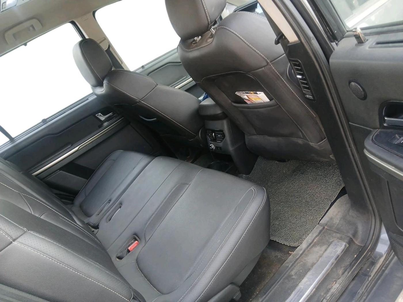 2017 Tata Hexa XTA 4X2 7 STR, Diesel, Automatic, 1,13,193 km, interior